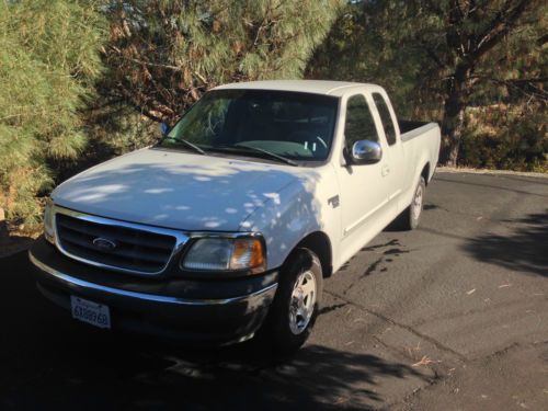 White 2002 ford f150