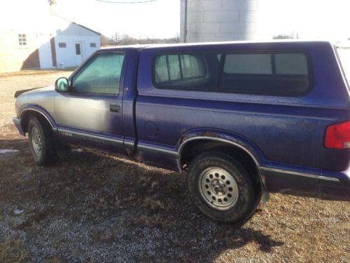 1995 chevrolet s10 ls standard cab pickup 2-door 4.3l