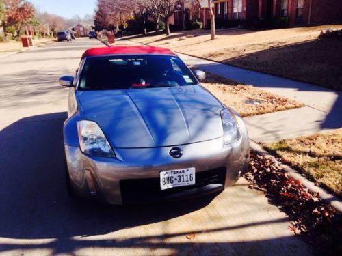 2004 Nissan 350Z Touring Convertible 2-Door 3.5L, image 2