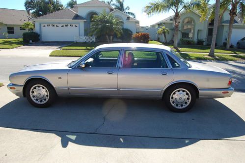 2000 jaguar vanden plas base sedan 4-door 4.0l