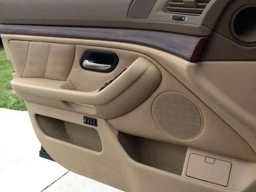 2001 BMW 530i Base Sedan 4-Door 3.0L, image 2