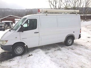 2005 dodge sprinter 2500 base standard cargo van 3-door 2.7l
