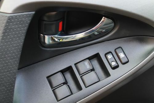 11 rav4 CLEAN CARFAX 1 OWNER 44K MILES SUNROOF REAR CAM FOG LAMPS TOW WE FINANCE, image 6