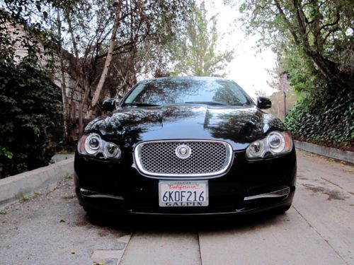 Completely loaded 2010 jaguar xf premium luxury sedan. (bowers + wilkins)
