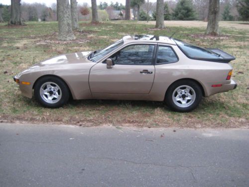 1984 porsche 944 base coupe 2-door 2.5l