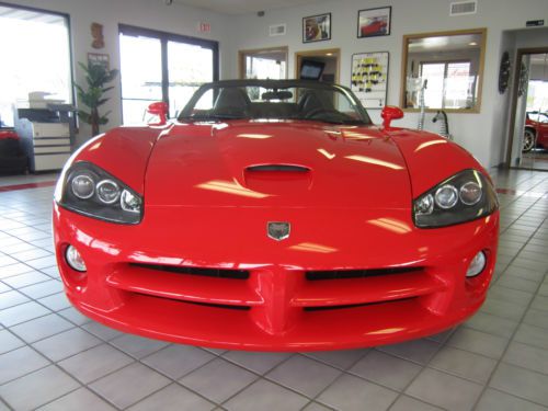 2004 dodge viper srt-10 convertible 2-door 8.3l