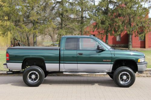 2001 dodge ram 2500 quad 5.9l diesel 6-speed 69k actual miles 1-owner no reserve