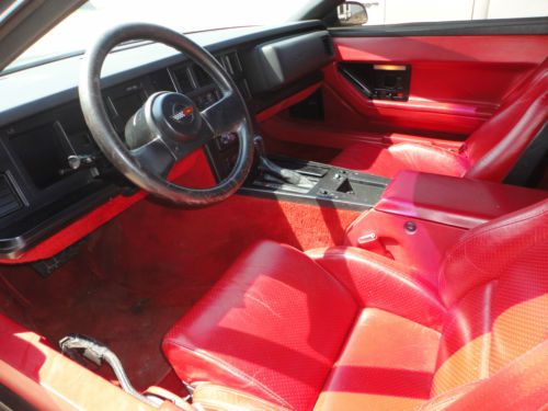 1986 Corvette 350 TPI Automatic Black with red interior, image 2