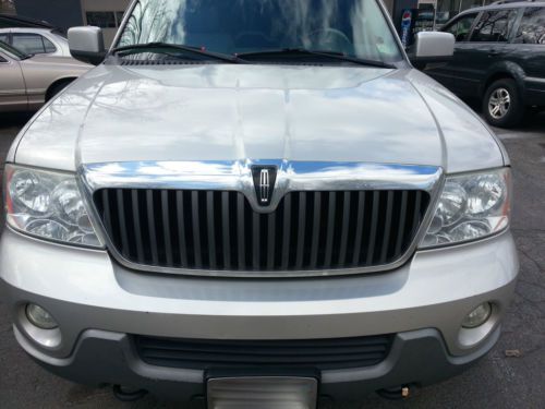 2004 lincoln navigator ** mechanic&#039;s wife&#039;s car**