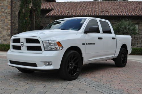 2012 dodge ram 1500 st crew cab pickup 4-door 5.7l loaded !!! 22 inch wheels !!!