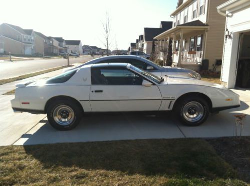 1984 pontiac firebird trans am, white, 68k original miles, 383 cid, automatic