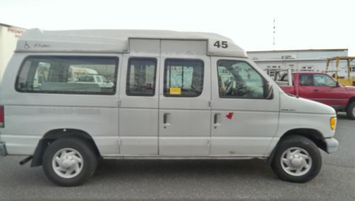 Van  wheelchair handicap ford e 250 low miles side entry braun power ramp