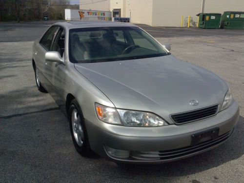1999 lexus es300--runs great and in absolute pristine condition