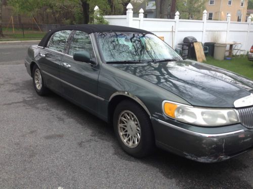 1999 lincoln town car signature sedan 4-door 4.6l