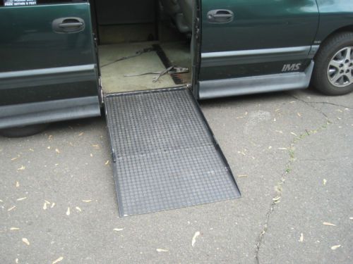 Wheelchair Van lowered floors removable front seats Dodge Grand Caravan low mile, US $5,998.00, image 9