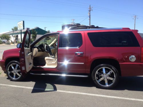 2007 cadillac escalade esv.  6.2 lier v-8 engine.  fully loaded.