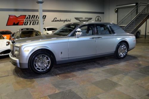 Rolls royce phantom bespoke 3k miles like new and very rare!!!