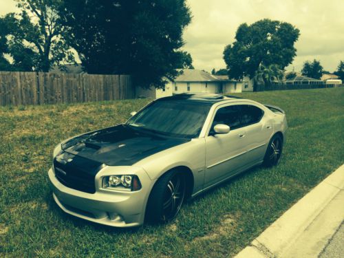 2007 dodge charger srt8 very low miles nav, rear dvd system