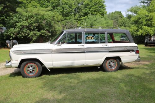 1966 jeep super wagoneer 52,000 miles, rebuilt engine, a/c