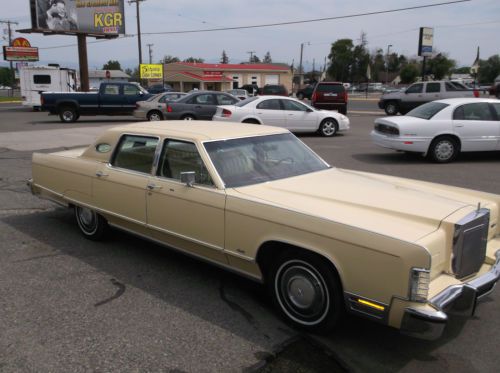 1977 Lincoln Towncar, Yellow, like new, 46k., image 2