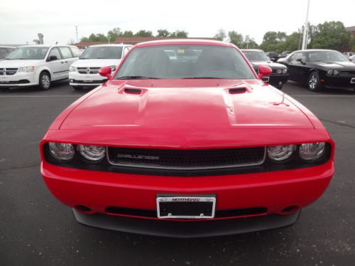 2014 dodge challenger sxt