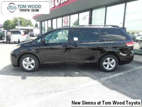 2013 toyota sienna le