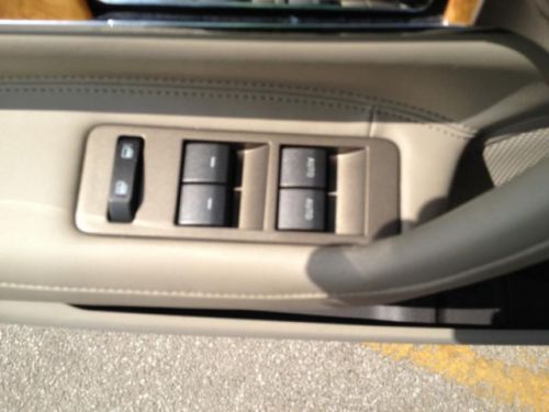 2011 lincoln mkx base