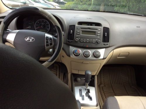 2010 hyundai elantra, showroom condition, all leather, heated seats