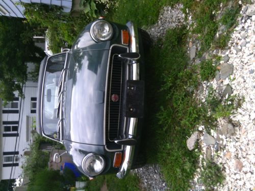 Classic solid 1971 mgb roadster