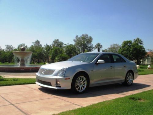Cadillac sts v high perforance single owner car now available