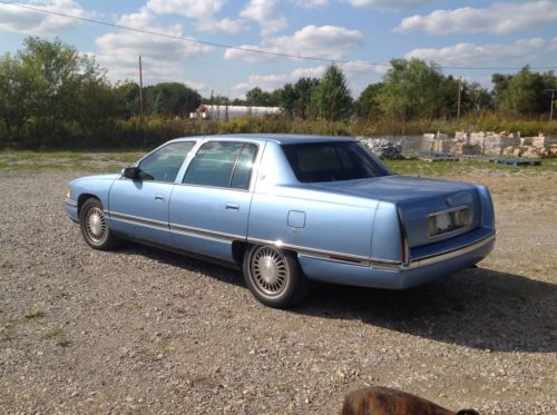 1994 Cadillac DeVille Base Sedan 4-Door 4.9L, image 5