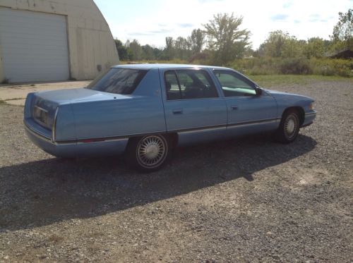 1994 Cadillac DeVille Base Sedan 4-Door 4.9L, image 7
