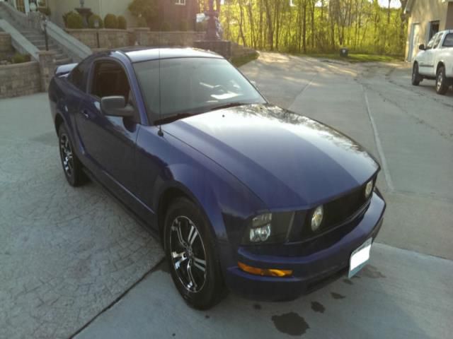 Ford mustang base coupe 2-door