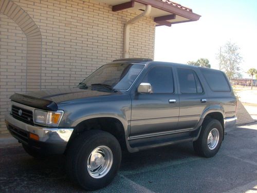 1994 toyota 4runner sr5 2wd new engine new paint excellent condition.