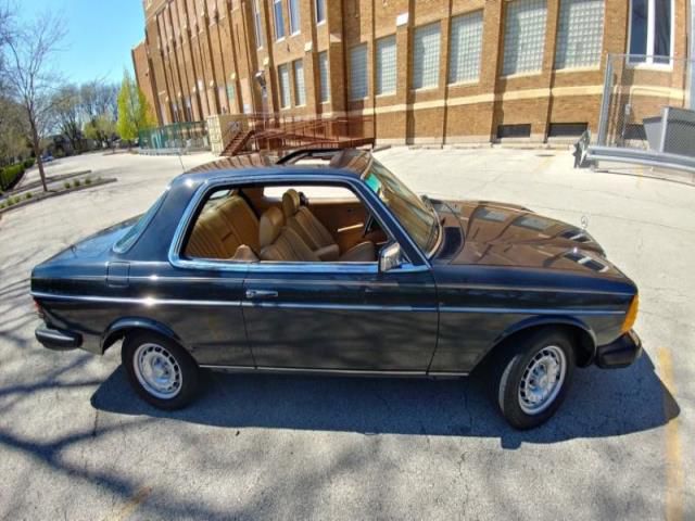 1985 mercedes-benz 300-series 2 door coupe