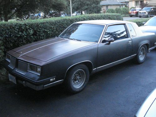1986 oldsmobile cutlass supreme -must sell no reasonable offer refused!