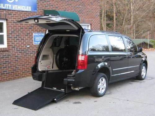 2010 dodge grand caravan handicap wheelchair van