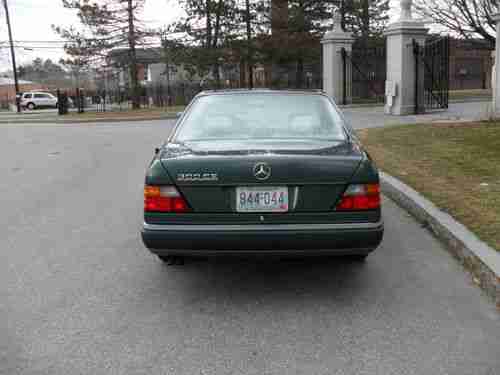 **RARE COLOR** 2 owner Mercedes 300CE, image 4