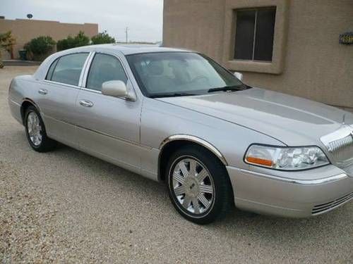 2004 lincoln town car ultimate sedan 4-door 4.6l