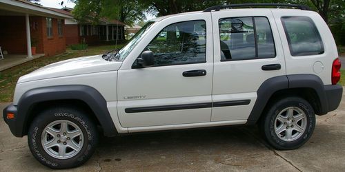 White 2004 jeep liberty sport sport utility 4-door 3.7l