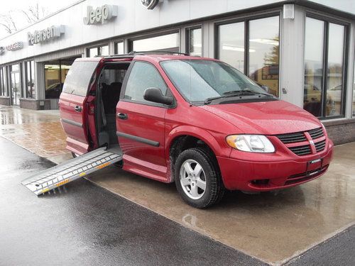 2005 dodge grand caravan se mini passenger van 4-door 3.3l wheelchair pwr ramp