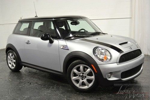 2009 mini cooper s hardtop, one florida owner, panorama sunroof, usb, aux, auto