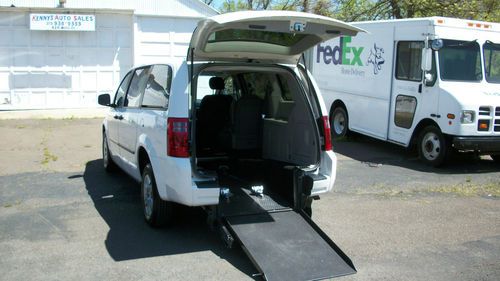 2008 dodge grand caravan c/v wheelchair van