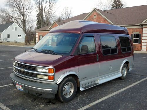 2002 chevrolet express 1500 5.7l v8 fullsize hightop conversion van - no reserve