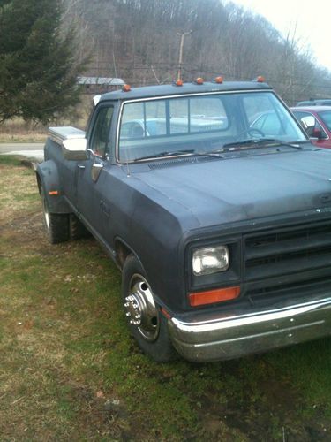 1989 dodge d3500  5.9 cummins turbo diesel automatic dually