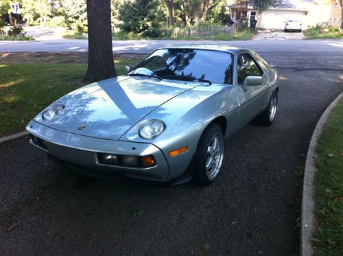 Porsche 928, 1979 5 speed manual silver with black leather