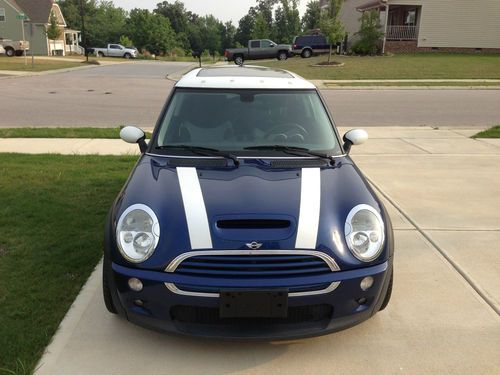 Clean and fast 2003 mini cooper s with new sound system