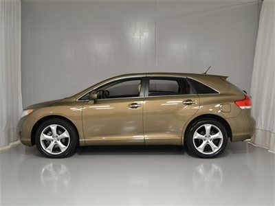 2009 toyota venza. v6. awd. one owner car. just in great condition.