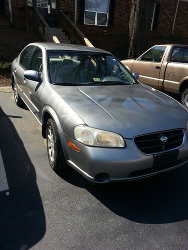 2000 nissan maxima se sedan 4-door 3.0l