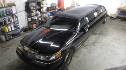 2001 lincoln town car executive limousine 4-door 4.6l